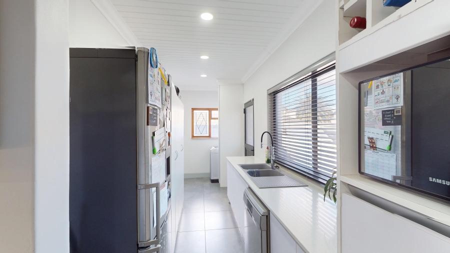 3 Bedroom Property for Sale in The Links Western Cape